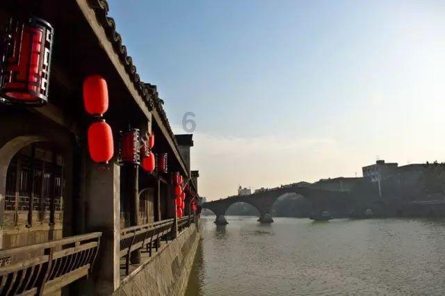 南台两地书法家“共书成功事,同写两岸春”